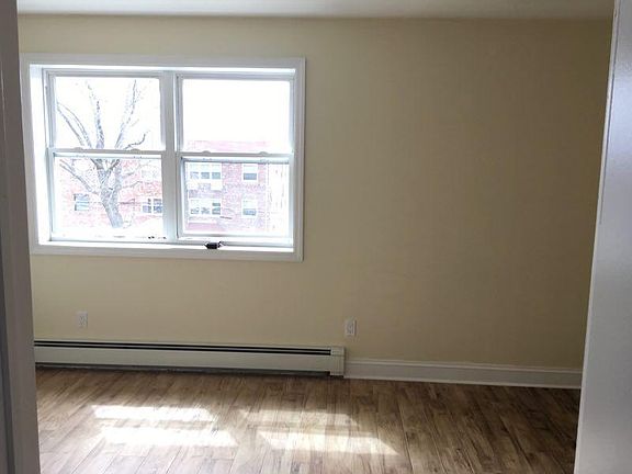 2nd image of 15607 Sanford Ave APT 3C