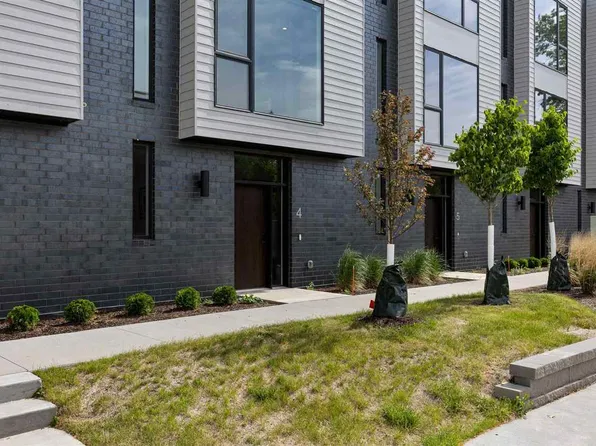 830 Newton Rd #4, Iowa City, IA 52246