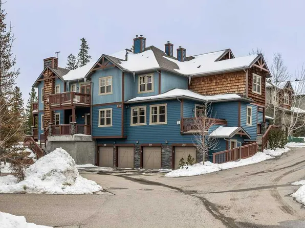 70 W Dyrgas Gate #301, Canmore, AB T1W 3J6