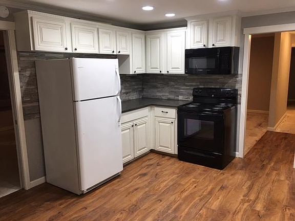 Awesome kitchen!  All new.