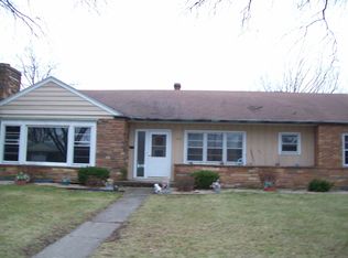 910 Luther Ln, Chicago Heights, IL 60411