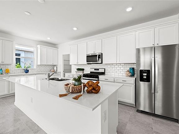 3rd image of 17591 Winding Oak LN