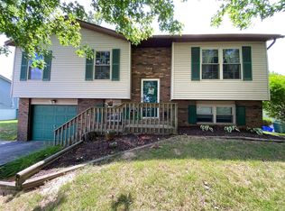 6010 Roach Rd, Godfrey, IL 62035