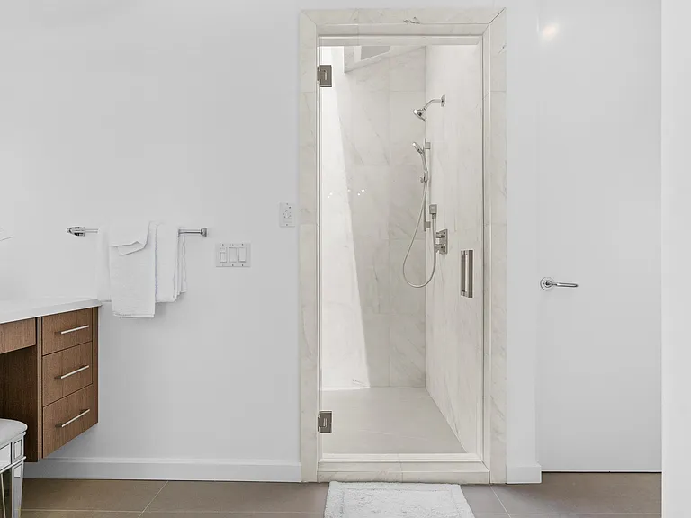 715 Bayside Dr — Photo 31