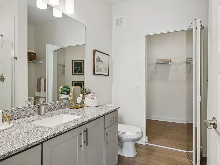 Sanctuary Bluff Apartments — Photo 39