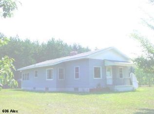 606 Alex Dr, Ravenna, MI 49451