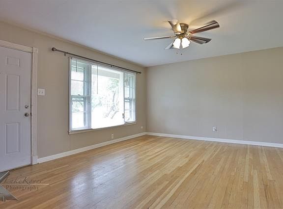 3rd image of 542 En 23rd St