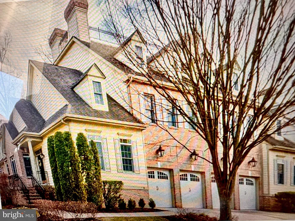 8 Collins Mill Ct #8