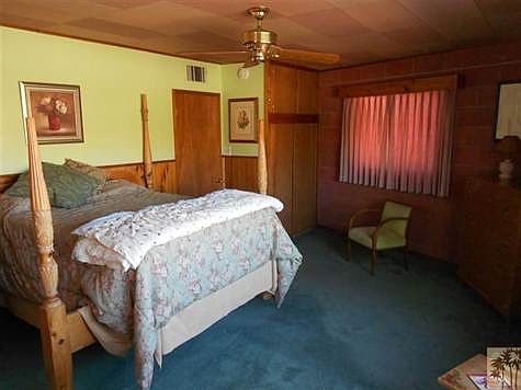 LARGE MASTER BEDROOM