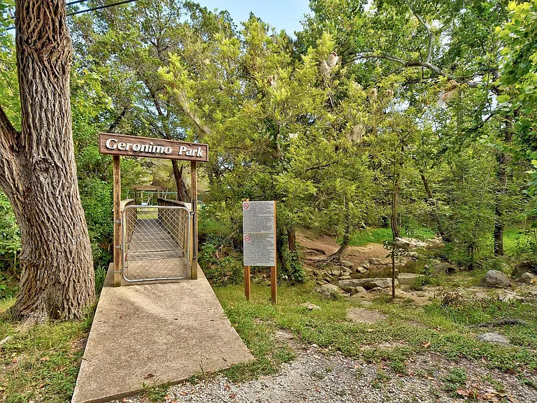 2603 Nocona Trl — Photo 22
