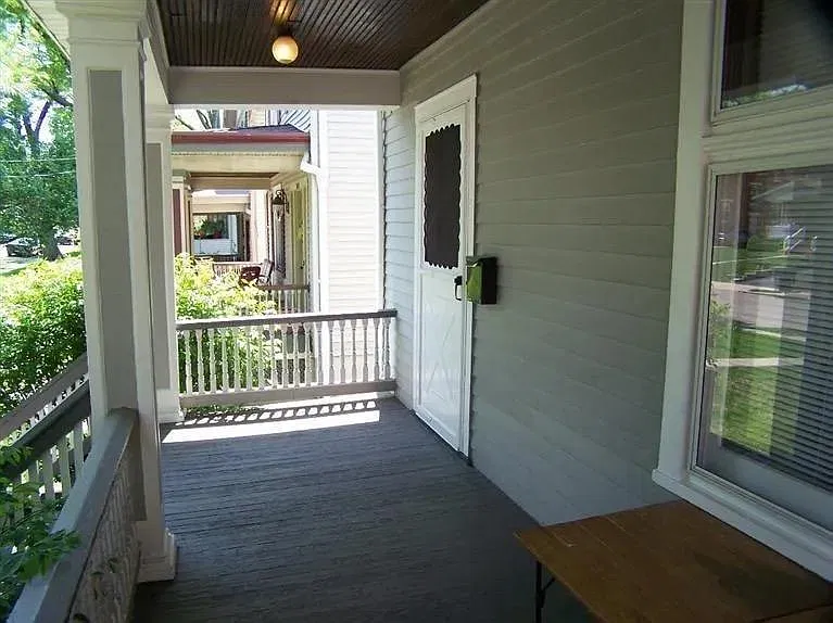 4 bed, 1.5 bath, 1370 sqft, $2,995 — Photo 3