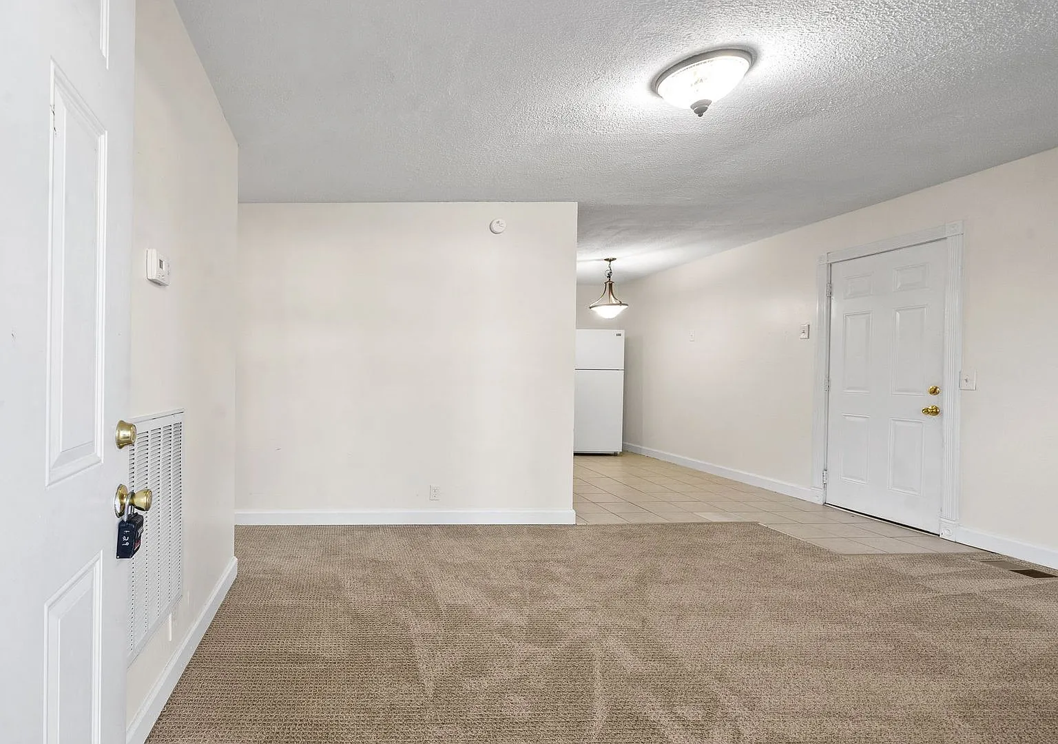 3 Bedroom Pet Friendly Home For Rent Close To Post! — Photo 3
