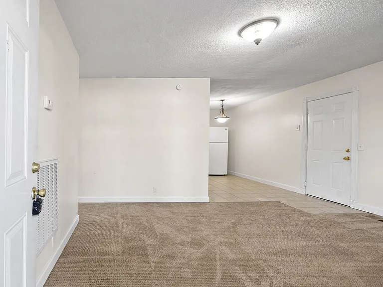 1509 Nichols Dr — Photo 3