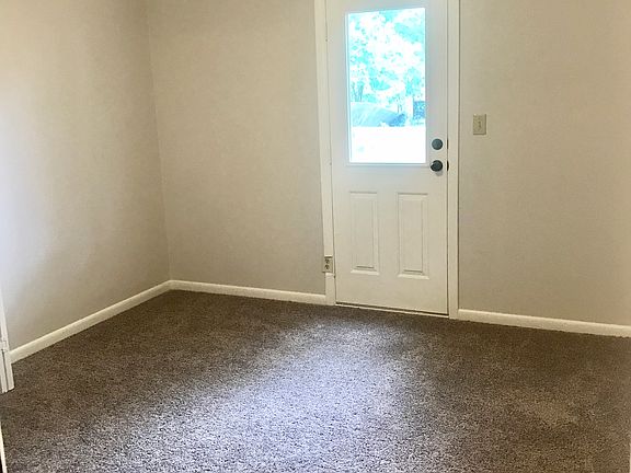 3rd image of 220 N Dorothy Ave