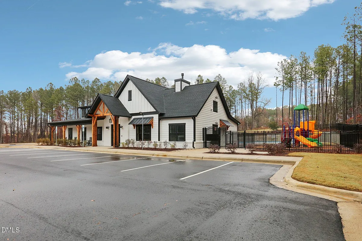 Building Photo - 1044 Saint Lawrence Dr