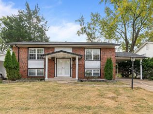 12464 Glengate Dr, Maryland Heights, MO 63043