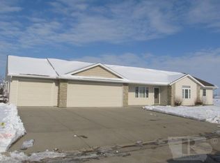 1107 Mockingbird Dr, Carroll, IA 51401