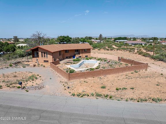 2nd image of 5775 Shadow Hills Rd
