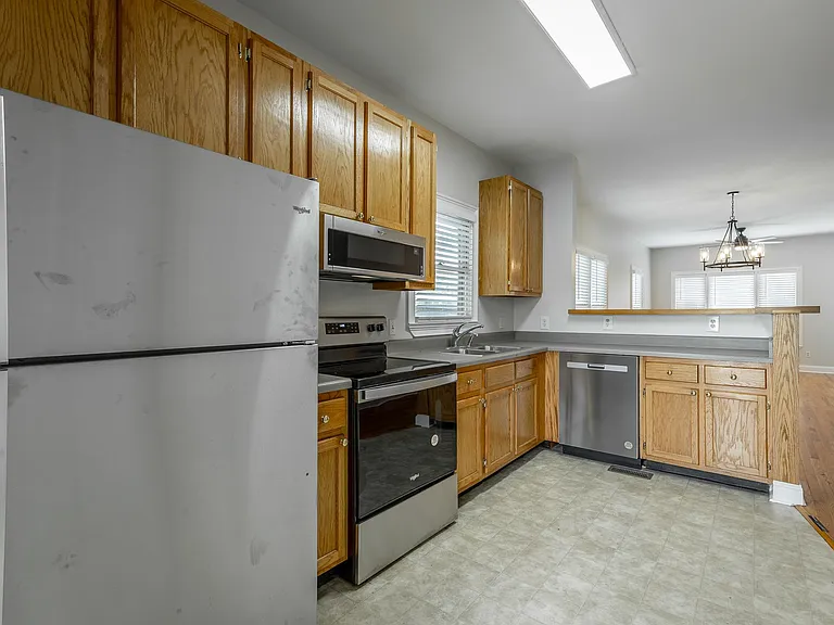 1911 Duncan Ave — Photo 11