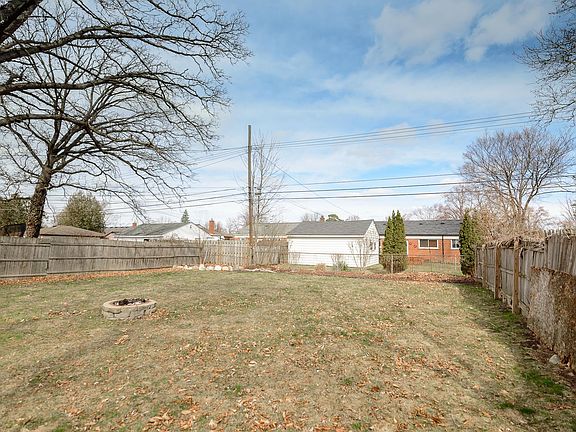 5th image of 28830 Olson St