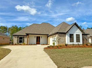 213 Wethersfield Dr, Florence, MS 39073