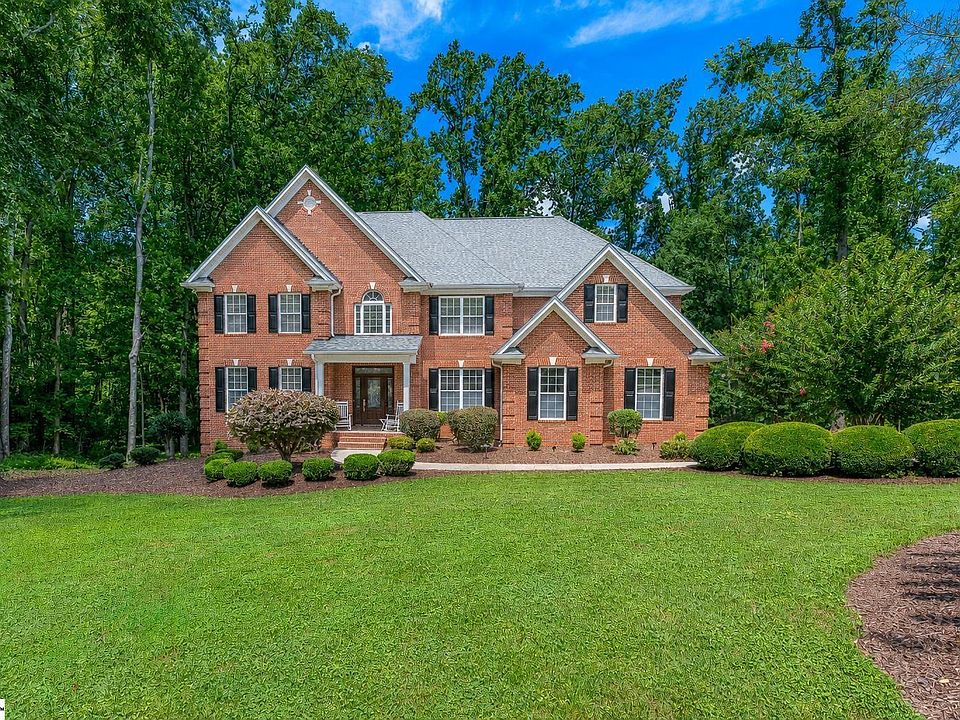 1st image of 103 Country Club Dr