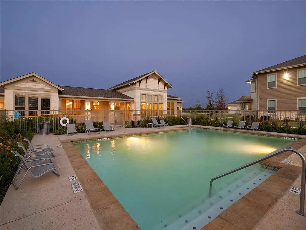 Tierra Pointe — Photo 4