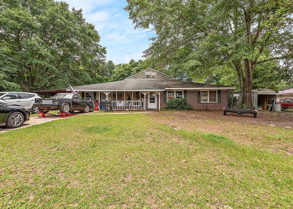 1st image of 208 McDonald Ave