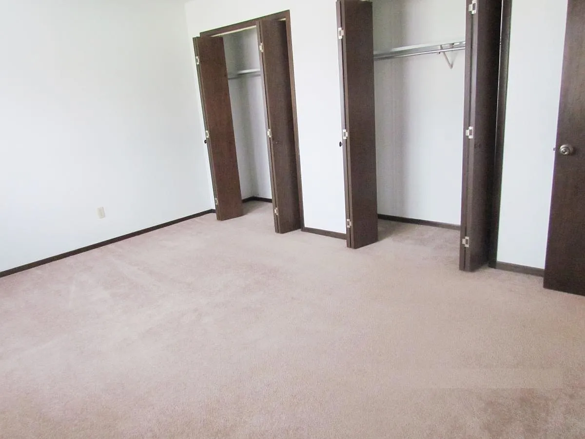 2120 Rockford Road SW — Photo 3