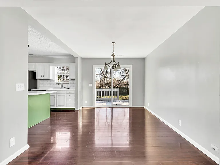 121 Deer Ridge Ln — Photo 14