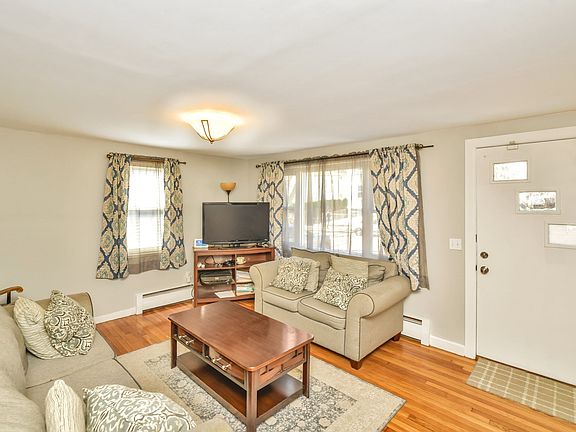 2nd image of 23 Caton St