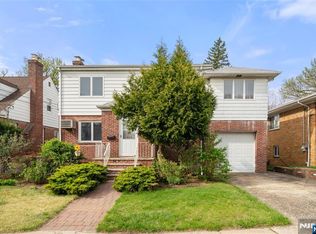 226 Mohegan Way, Fort Lee, NJ 07024