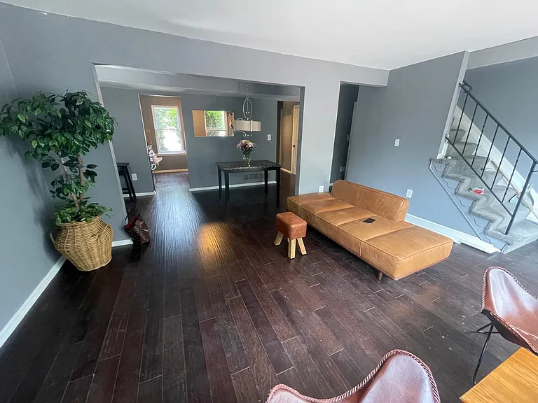 15 Running Ct — Photo 35