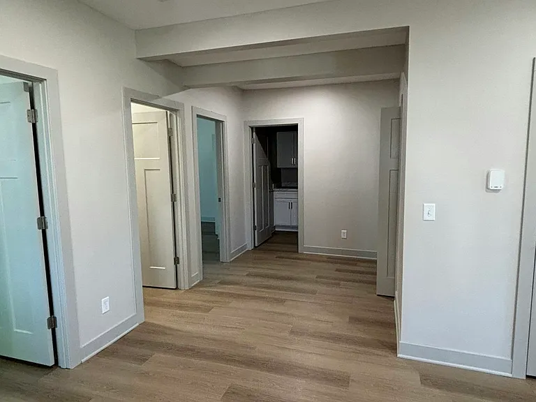 201 Monroe St #1 — Photo 15