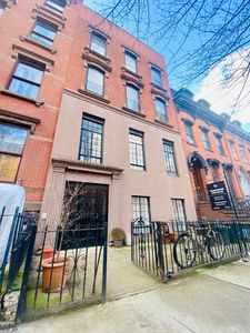 102 Kent St, Brooklyn, NY, 11222