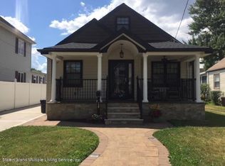 130 Bryson Ave, Staten Island, NY 10302