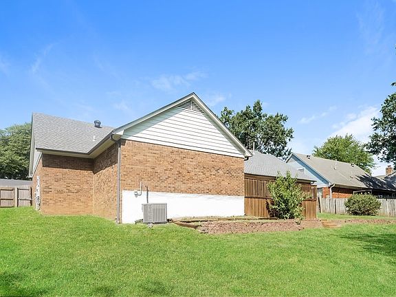 5th image of 3530 Josee Ln