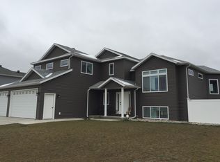 1715 35th Ave SE, Minot, ND 58701