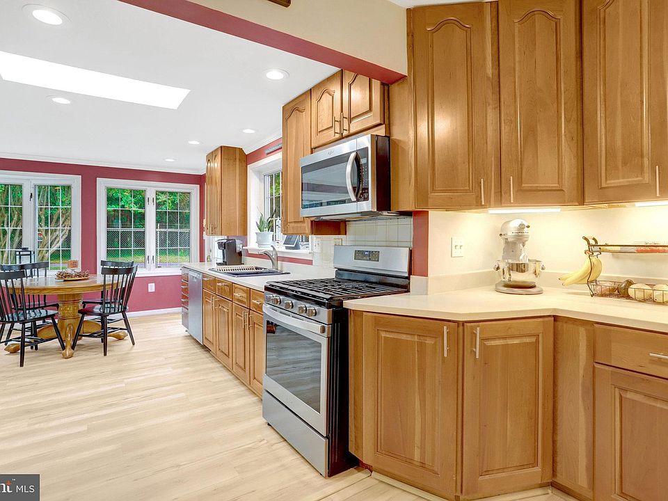 2nd image of 7501 Wexford Pl