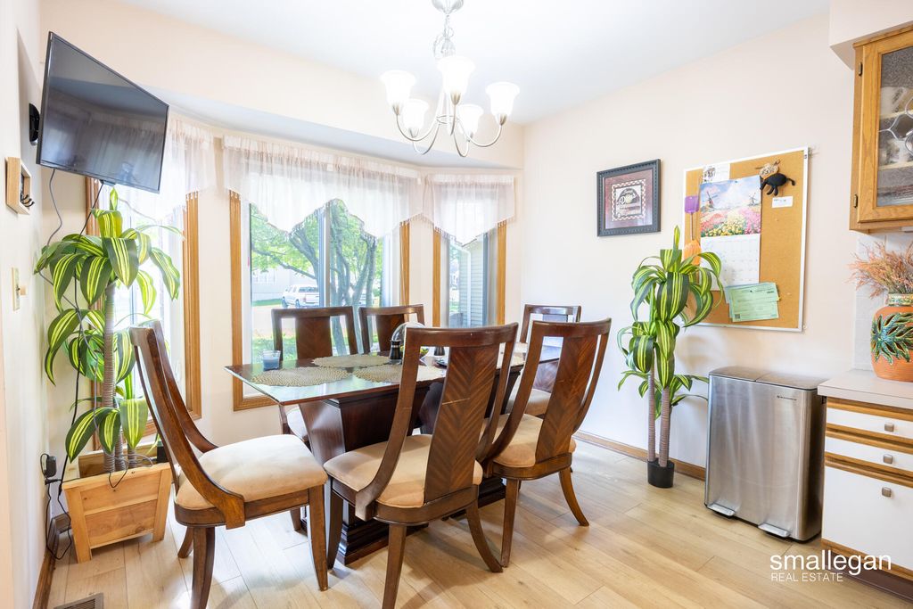 Apartment in Grandville, Kent - View 4