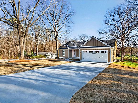 3rd image of 224 Boyce St