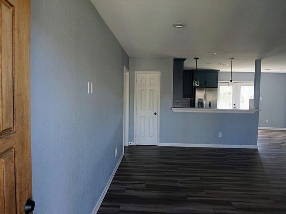 5th image of 6322 Victoria St