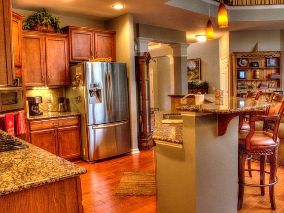 5th image of 8337 Parkfield Dr