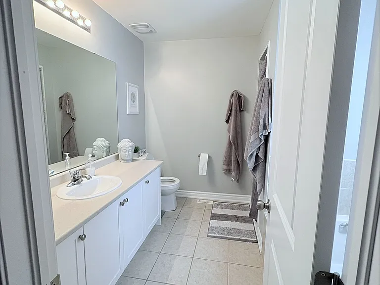 80 Diana Dr — Photo 16