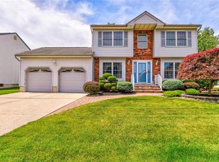 4 Lynn Ct, North Brunswick, NJ