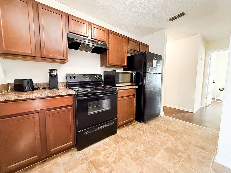 8486 Jasper Ave — Photo 9
