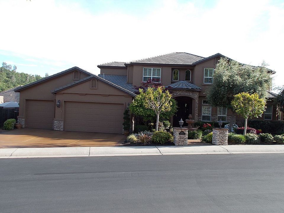 1st image of 2405 Clubhouse Dr
