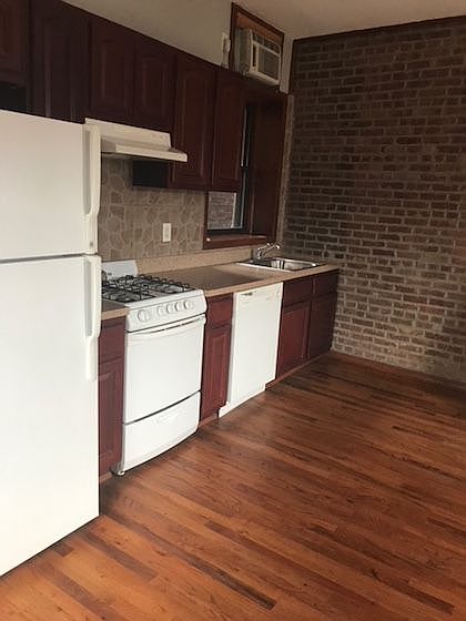 2nd image of 2459 32nd St APT 2A