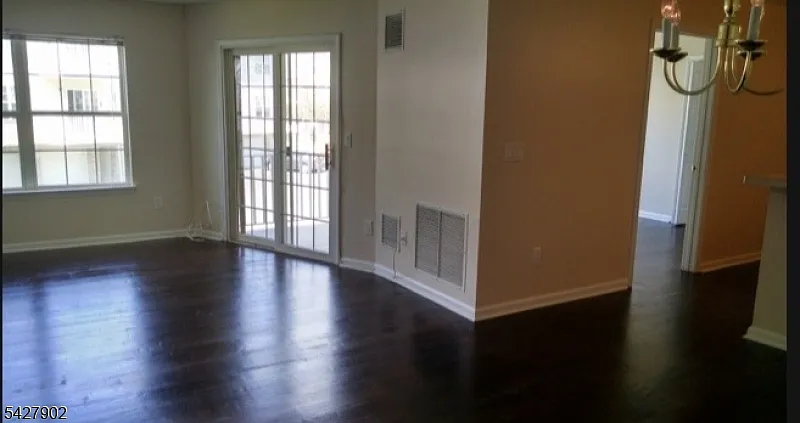 Building Photo - 37 Parkside Ct