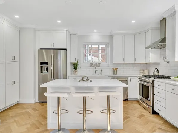 24 Central Ave #24, Newtonville, MA 02460